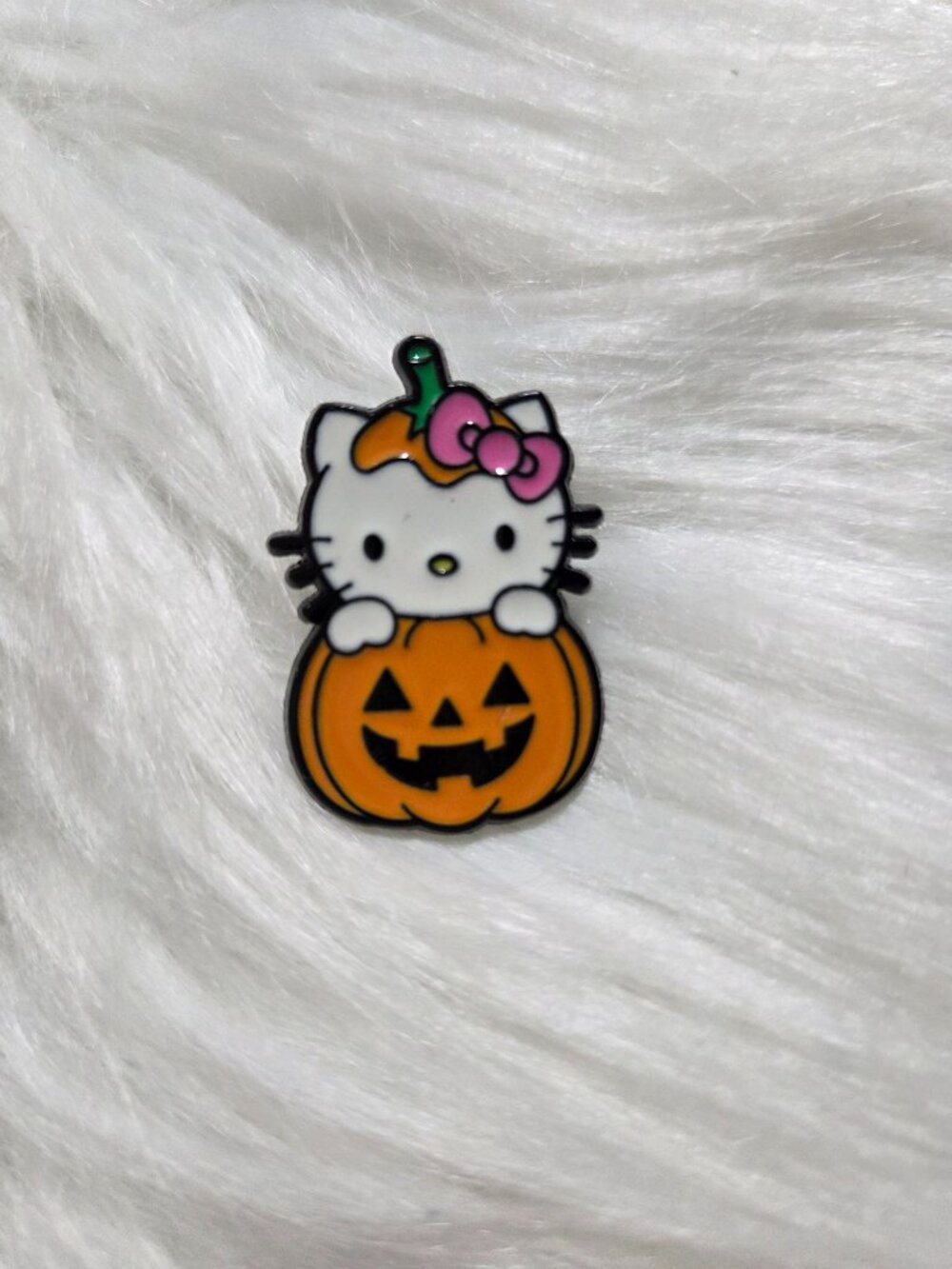Hello Kitty Pumpkin Design Pin
